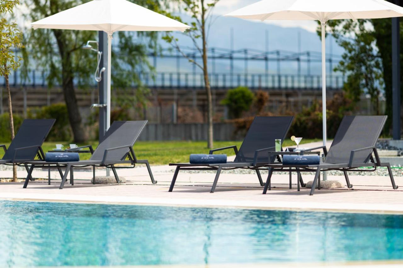 The Lake Hotel Ioannina Exterior photo The swimming pool at the hotel