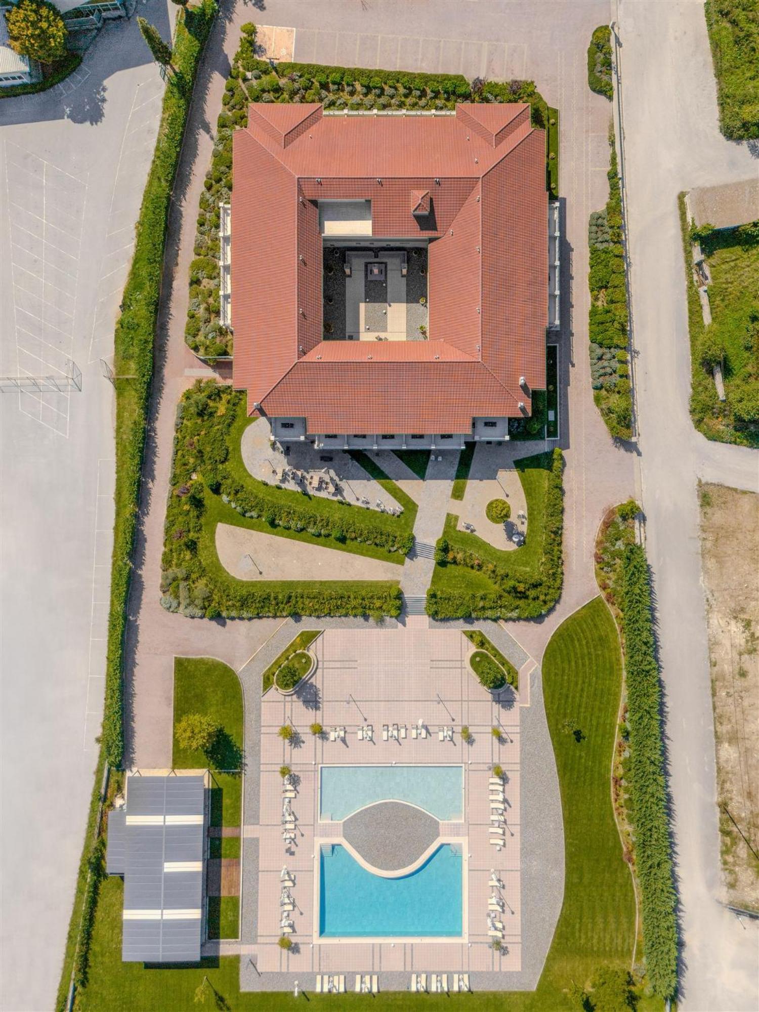 The Lake Hotel Ioannina Exterior photo Aerial view of the museum